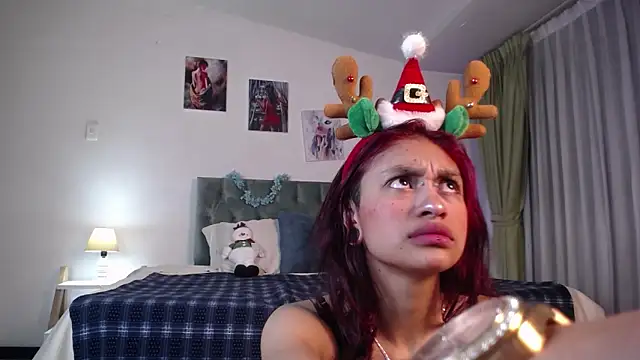 Snapshot of Kat_cute_ chatting on 12.14.24 Kat cute  online show from 12.14.24