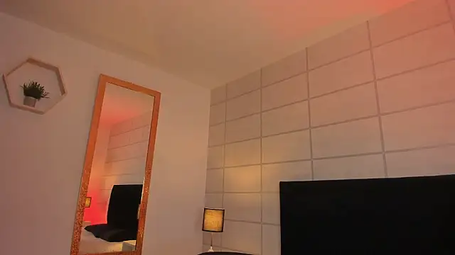 Christine Laam online show from 02.02.26