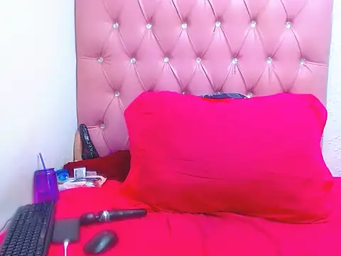 Snapshot of DarkGorgeous chatting on 10.21.25 DarkGorgeous online show from 10.21.25