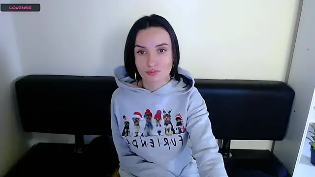 Snapshot of LaimaV_ chatting on 12.13.24 LaimaV online show from 12.13.24