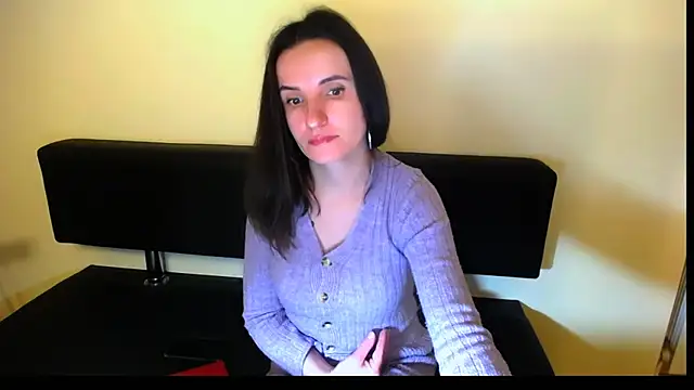 Snapshot of LaimaV_ chatting on 12.23.24 LaimaV online show from 12.23.24