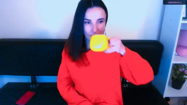 Snapshot of LaimaV_ chatting on 12.29.24 LaimaV online show from 12.29.24