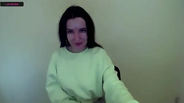 Snapshot of LaimaV_ chatting on 10.02.25 LaimaV online show from 10.02.25