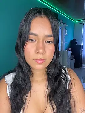 Snapshot of ALANAH_KITTY chatting on 03.11.26 ALANAH KITTY online show from 03.11.26