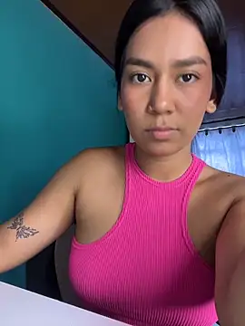 Snapshot of ALANAH_KITTY chatting on 03.12.26 ALANAH KITTY online show from 03.12.26