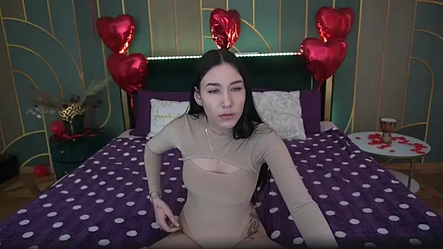 NikkiGoldSide online show from 02.25.25