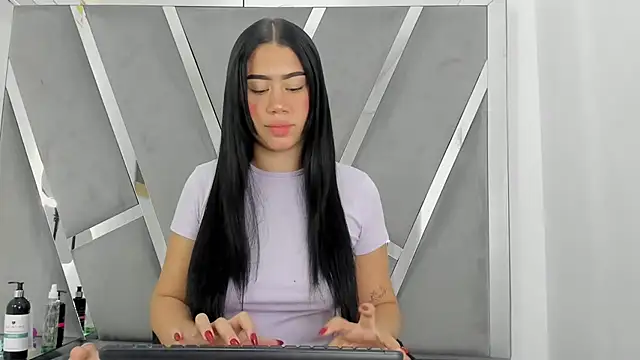 Snapshot of Sofia-candyht chatting on 02.28.25 Sofia-candyht online show from 02.28.25