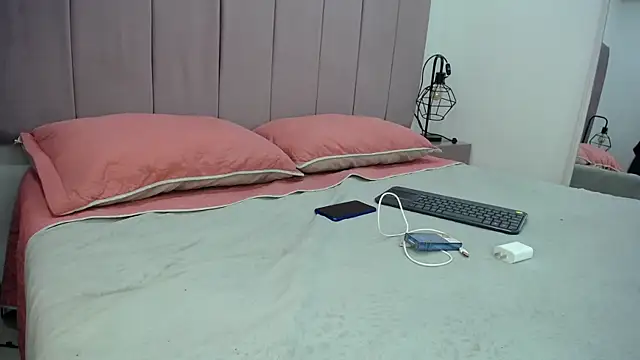 Nessa2905 online show from 12.12.24