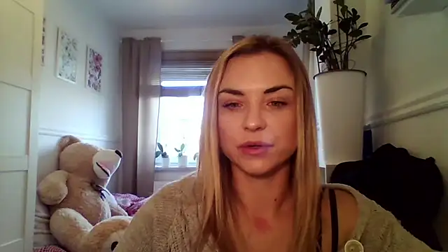 ashley xlove online show from 12.17.25