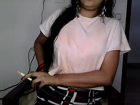 Snapshot of MOSAM_ chatting on 12.21.24 MOSAM online show from 12.21.24