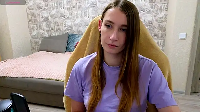 Snapshot of beril_kiss- chatting on 10.10.25 beril kiss- online show from 10.10.25