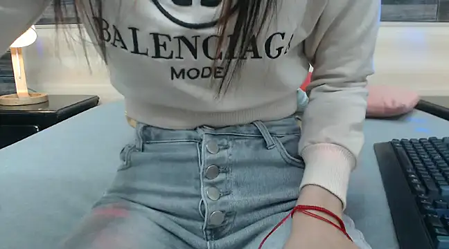 Snapshot of nahomibecker chatting on 02.01.25 nahomibecker online show from 02.01.25