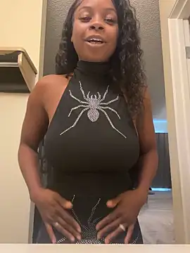 Snapshot of miamiworld chatting on 11.05.25 miamiworld online show from 11.05.25