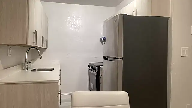 Snapshot of miamiworld chatting on 03.19.26 miamiworld online show from 03.19.26