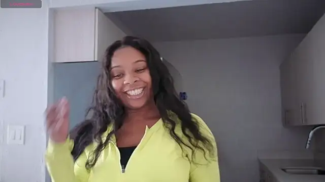 Snapshot of miamiworld chatting on 04.19.26 miamiworld online show from 04.19.26