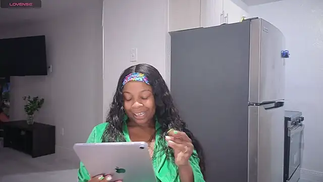 Snapshot of miamiworld chatting on 04.21.26 miamiworld online show from 04.21.26