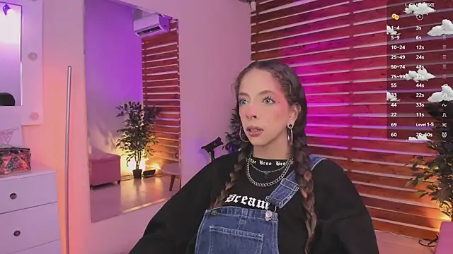 Sapphire Venuss online show from 11.19.25