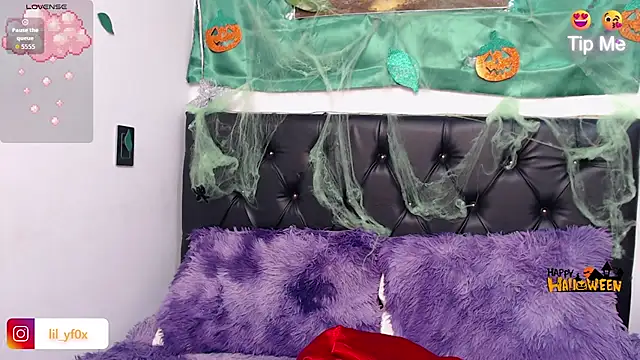 lily f00x online show from 10.14.25