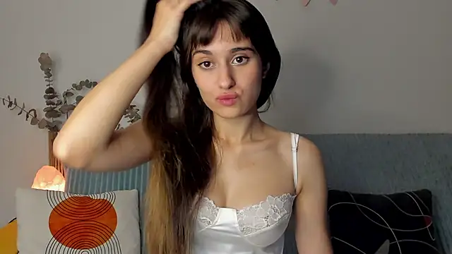 erika hoiree online show from 09.16.25