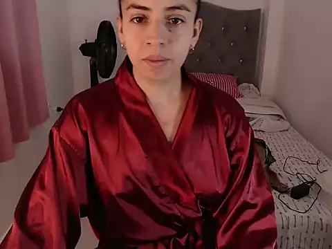 Snapshot of anngela01 chatting on 10.30.25 anngela01 online show from 10.30.25