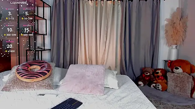 Snapshot of amber_maxwell chatting on 02.26.26 amber maxwell online show from 02.26.26