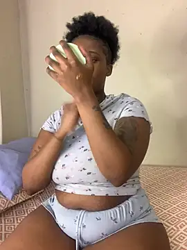 ThickPearlx23 online show from 07.12.26