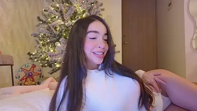 Snapshot of Siny_Moore chatting on 12.29.24 Siny Moore online show from 12.29.24