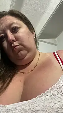 Snapshot of Chloee_ep chatting on 10.26.25 Chloee ep online show from 10.26.25