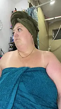 Snapshot of Chloee_ep chatting on 12.14.25 Chloee ep online show from 12.14.25