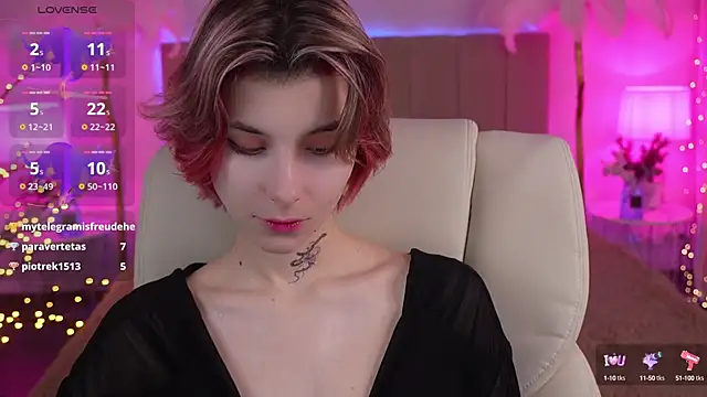 Snapshot of HaylaAmber chatting on 12.12.24 HaylaAmber online show from 12.12.24