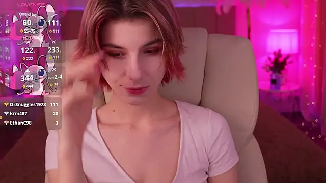 Snapshot of HaylaAmber chatting on 12.30.24 HaylaAmber online show from 12.30.24