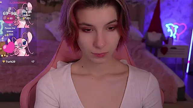 Snapshot of HaylaAmber chatting on 01.04.25 HaylaAmber online show from 01.04.25