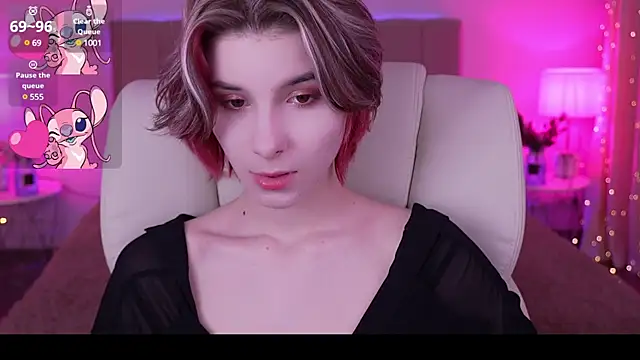 Snapshot of HaylaAmber chatting on 01.28.25 HaylaAmber online show from 01.28.25