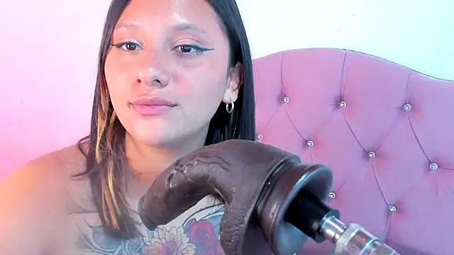 Mila nixon02 online show from 12.14.24