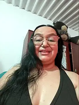 Gia Nahomi online show from 01.11.25