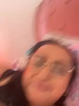 Gia Nahomi online show from 03.10.25