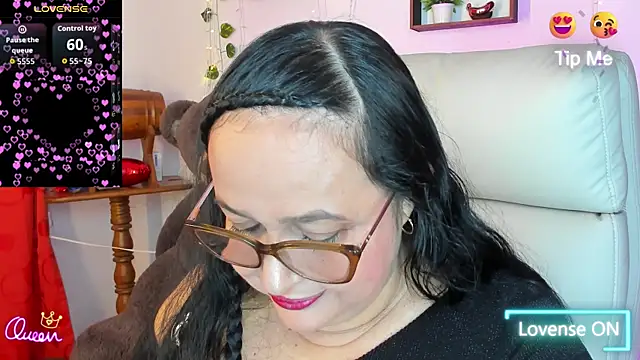 Gia Nahomi online show from 04.25.26