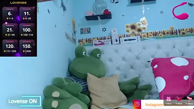 Snapshot of ana_studio chatting on 02.22.26 ana studio online show from 02.22.26