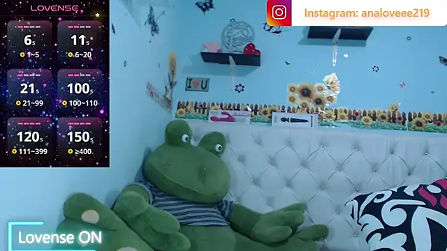 Snapshot of ana_studio chatting on 03.17.26 ana studio online show from 03.17.26