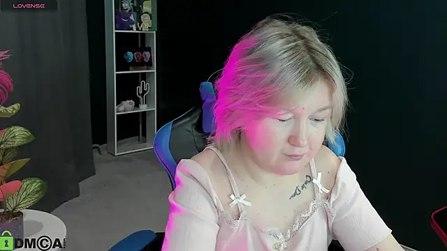 Sara Robinson online show from 06.12.26