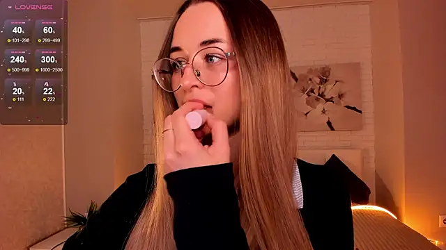 Tiffanyhunt online show from 11.10.25