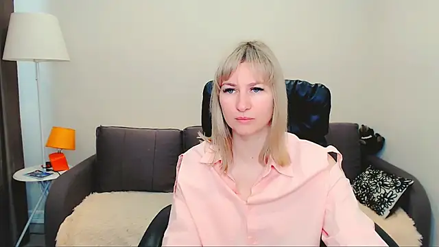 Snapshot of Incredible_Ariela chatting on 06.17.26 Incredible Ariela online show from 06.17.26