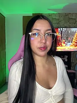 Tamara Roberts1 online show from 12.17.24