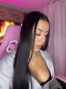 Tamara Roberts1 online show from 01.24.25