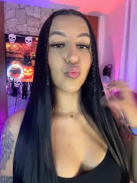 Tamara Roberts1 online show from 10.08.25