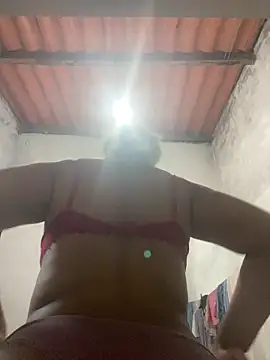 Snapshot of bela-Bunda225 chatting on 02.11.25 bela-Bunda225 online show from 02.11.25