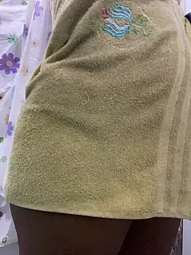 Snapshot of bela-Bunda225 chatting on 03.17.25 bela-Bunda225 online show from 03.17.25