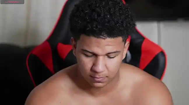 Snapshot of May_Dylan1 chatting on 12.18.24 May Dylan1 online show from 12.18.24