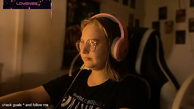 JacyWinslat online show from 10.23.25