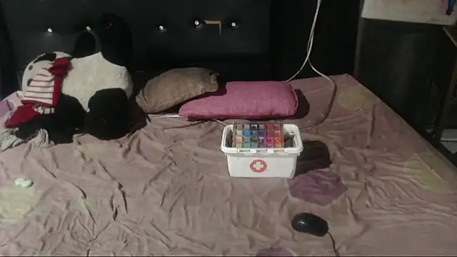 DOMINANTE KLOE  online show from 12.22.24